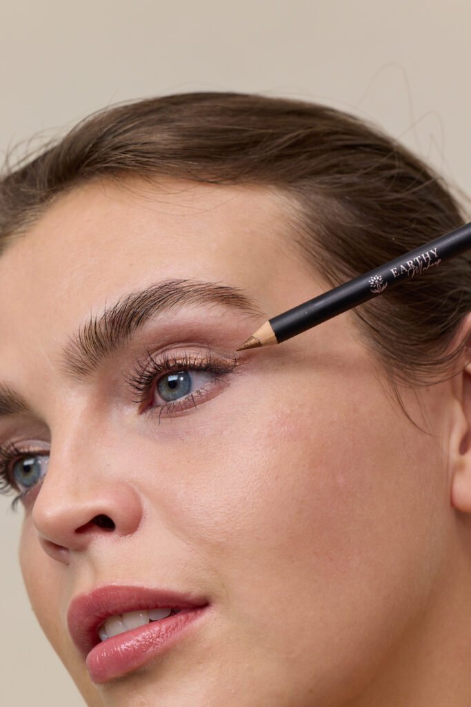 Sunstone eye pencil detail